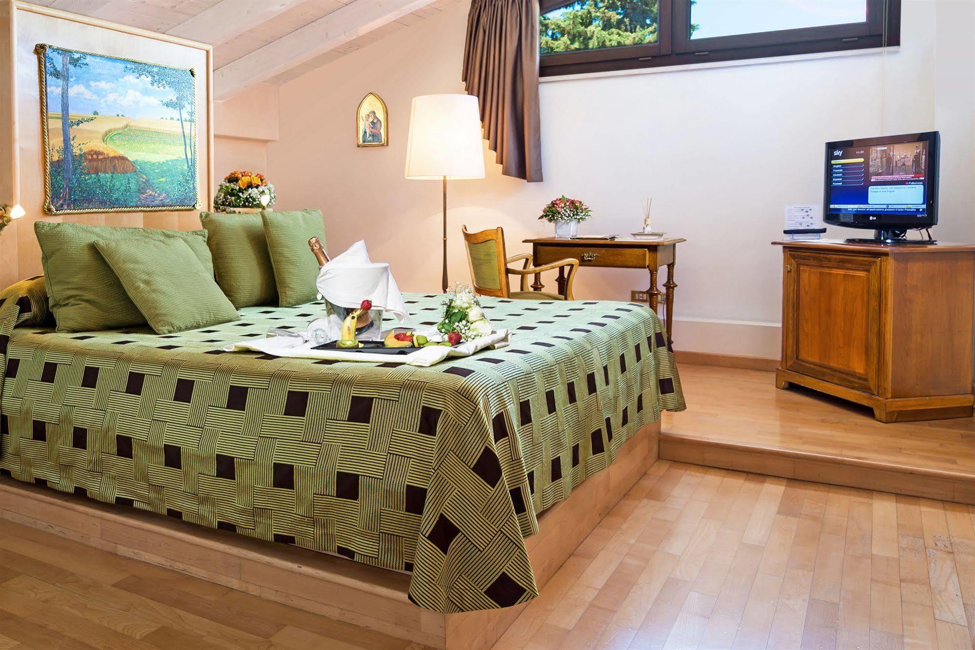 Hotel Terranobile Metaresort Bari Luaran gambar